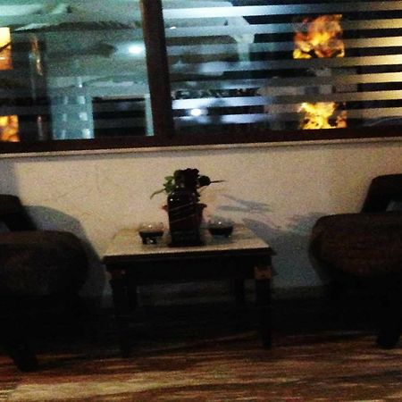 Lara Palace Hotel 安塔利亚 外观 照片